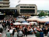 der Pforzheimer Marktplatz ist selten so gut besucht als beim Stadtfest der Pforzheimer Vereine