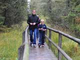 ... Bajram und Arian im Wildsee-Hochmoor ...