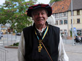 Ritter Friedrich (Hans-Jrgen Waibel) als Stadt- u. Burgfhrer