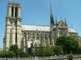 ... Stadtrundfahrt vorbei an Notre Dame ...