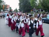 Kinder in trkischer Tracht